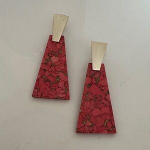 Kendra Scott Elegant Peach Stone Earrings